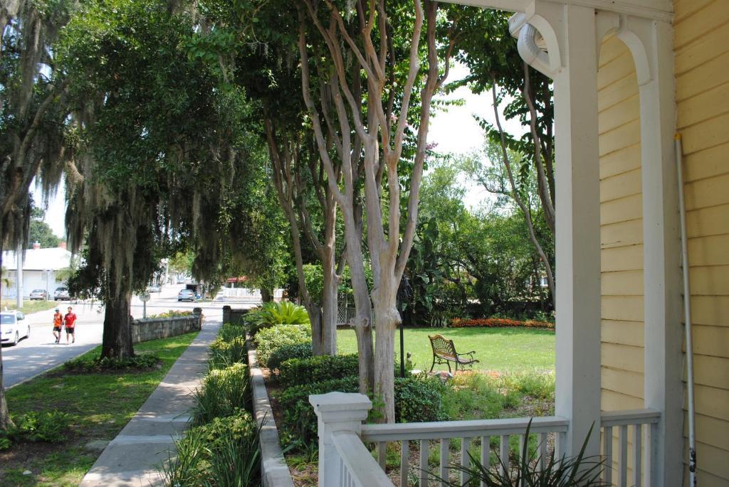 Lakeside Inn On Lake Dora Mount Dora Exteriör bild